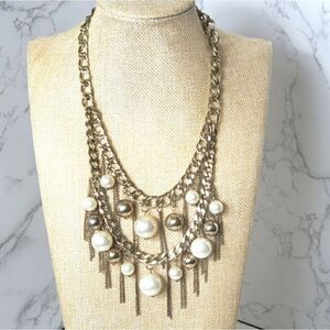 STATEMENT PIECE NECKLACE Bib Style Goldtone Faux Pearls